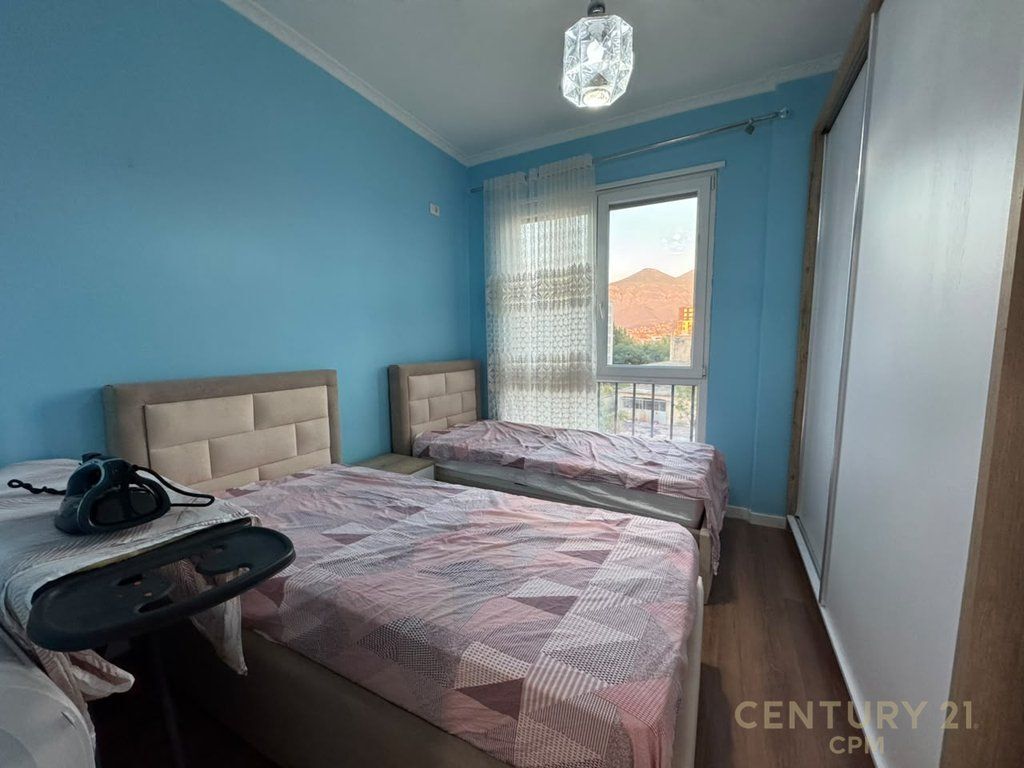 Appartamento 2+1 + posto auto in affitto in via 5 maggio! /Mese 82.000 Lek /Mese