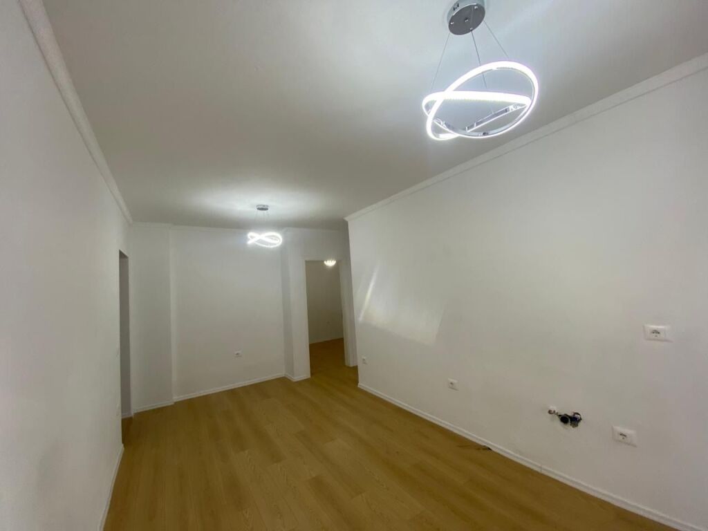 Apartament 2+1 per shitje Fresk !