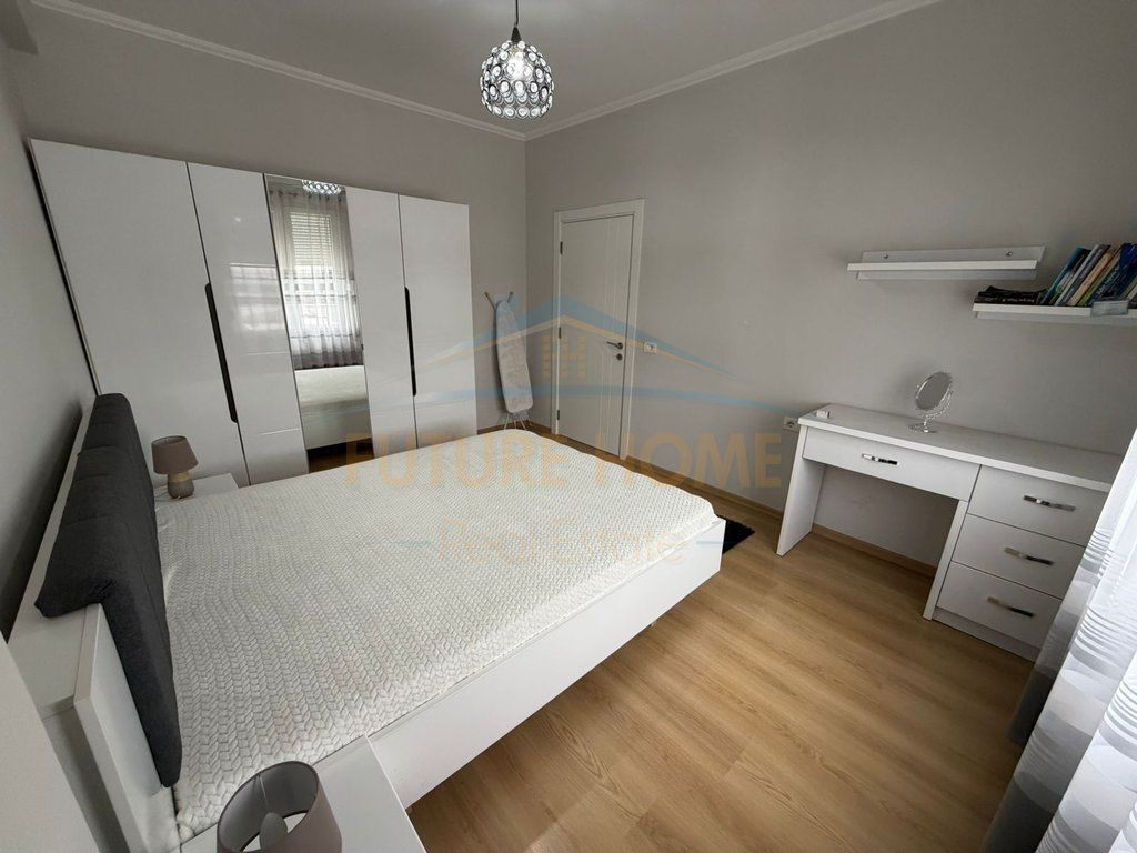 Shitet, Apartament 3+1, Kamëz, Tiranë.