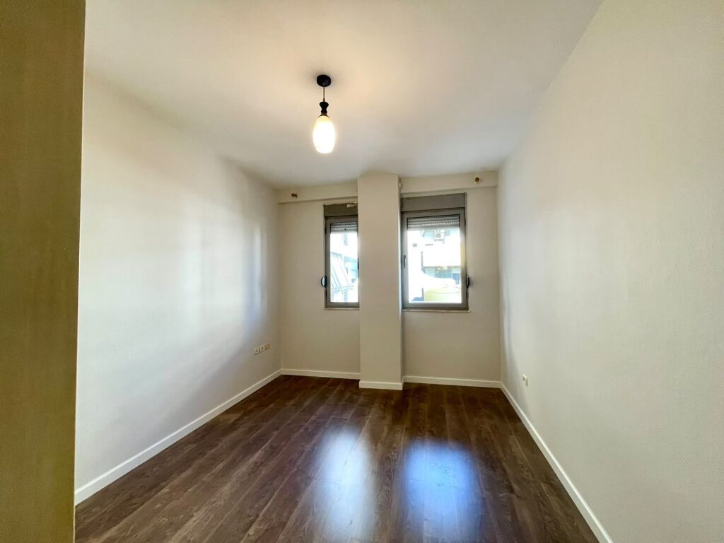 Apartment 2+1 bosh per zyra Rruga e Kavajes