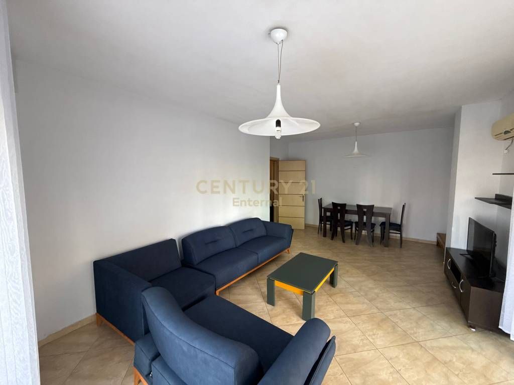 Apartament 2+1+ Verande Me Qira në Komunën e Parisit - 1100€ | 196 m²