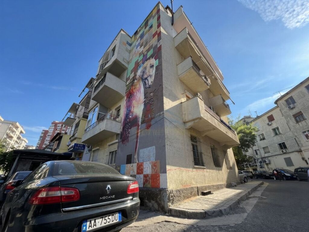 Qira, Ambient Biznesi, Stadiumi "Dinamo", Tiranë