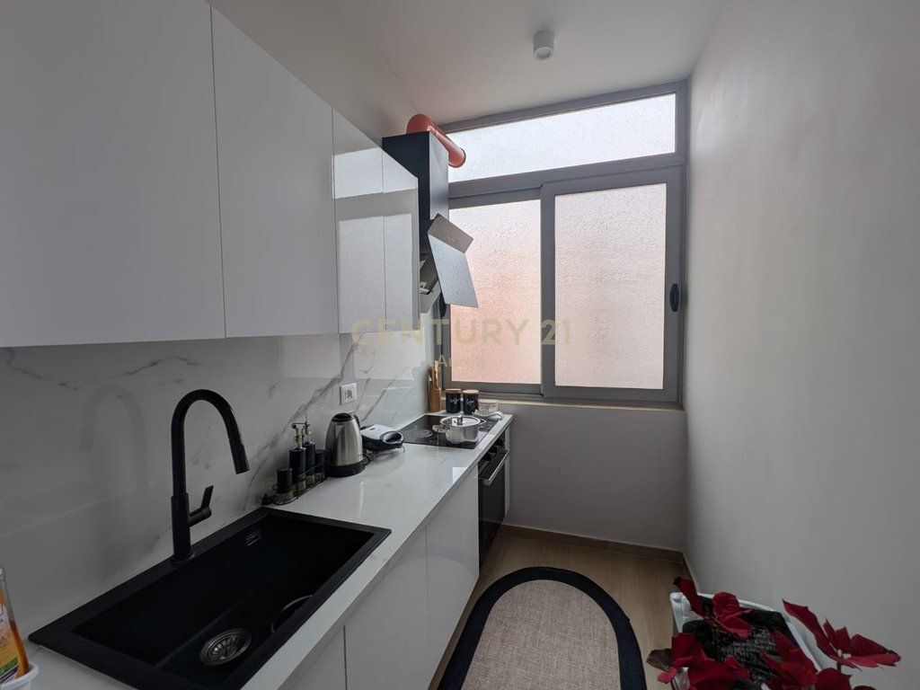 2+1 apartment for sale on Çipaj Street, Vlora!