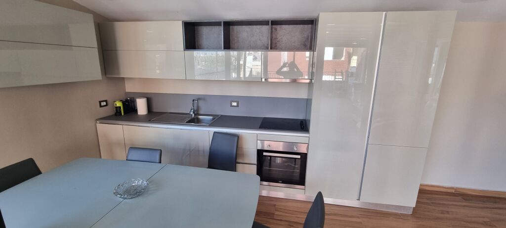 🏡 APPARTAMENTO 2+1 | 2 BAGNI | 2 POSTI AUTO CON UNA VERANDA 70M22