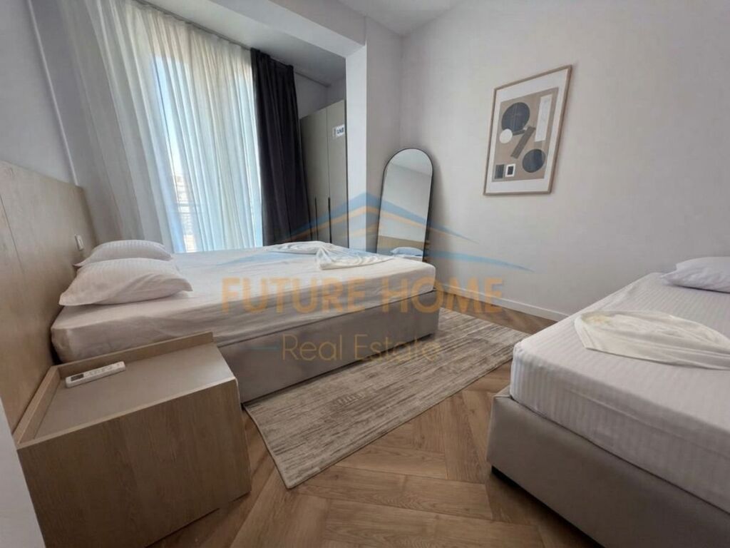 Shitet, Apartament 1+1, Mine Peza, Tiranë