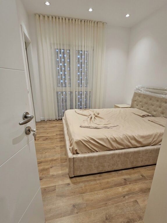 Apartment 2+1+2 + Veranda for rent – Inside Emerald Center !