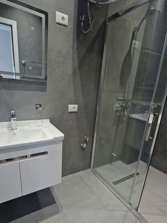 Apartment 2+1+2 + Veranda for rent – Inside Emerald Center !