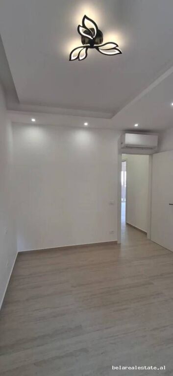 Ufficio in Affitto 2+1 a Bllok (ID BZ21062) Tirana
