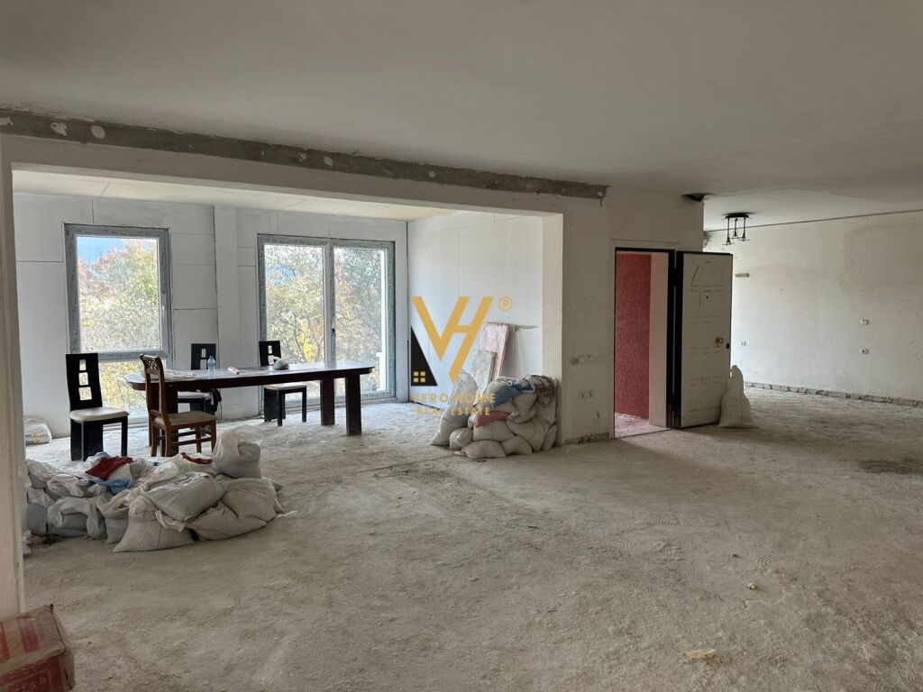 EDIFICIO DI 4 PIANI IN AFFITTO A KODRA E DIELLIT 700.000 LEKE