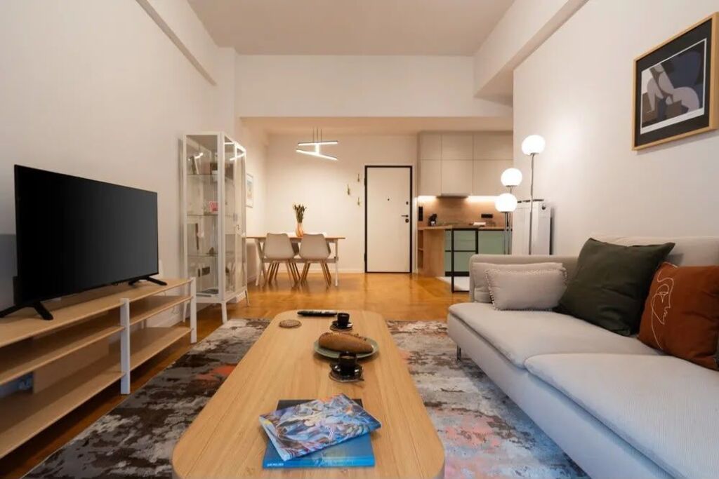 Train Station, 2+1 apartment for rent (for residence or bnb)
