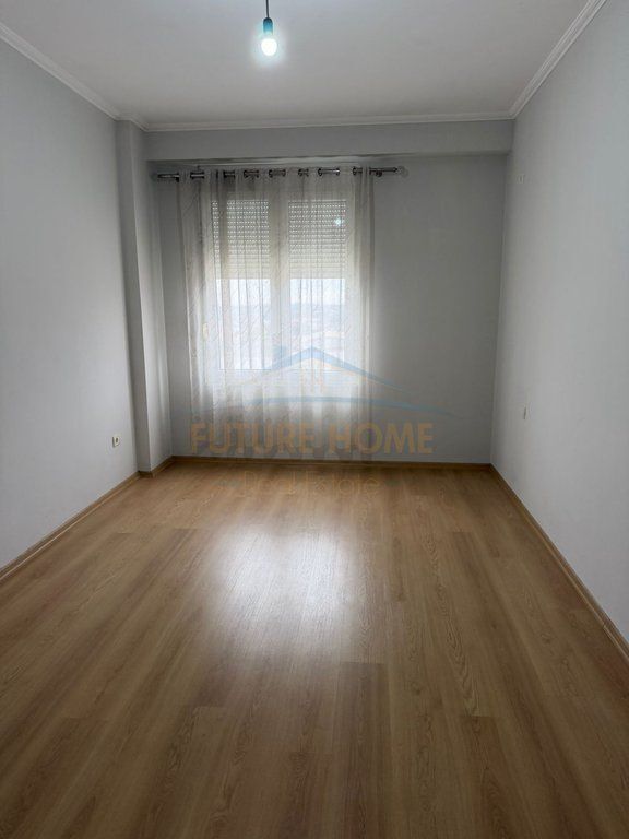 Shitet, Apartament 3+1, Kamëz, Tiranë.
