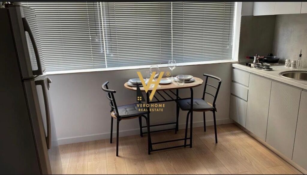 JEPET GARSONIERE 45 M2 ME QIRA PRANE QENDRES 700 EURO