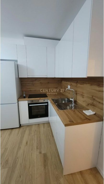 JAPIM ME QIRA APARTAMENT 1+1 TE RRUGA BARDHYL!
