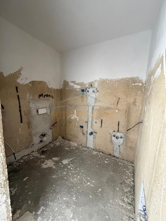 OKAZION!! Shitet, Apartament 1+1, Porto Lalzi, Gjiri i Lalzit.