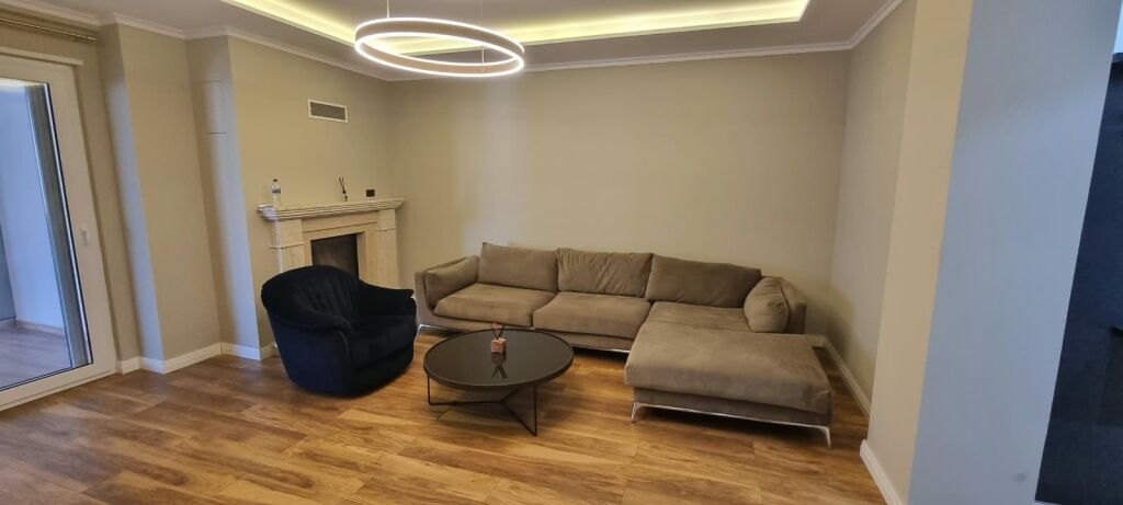 Apartament Modern 2+1+2 me 65 m² Verandë &amp; 2 Poste Parkimi | Liqeni i Thatë!
