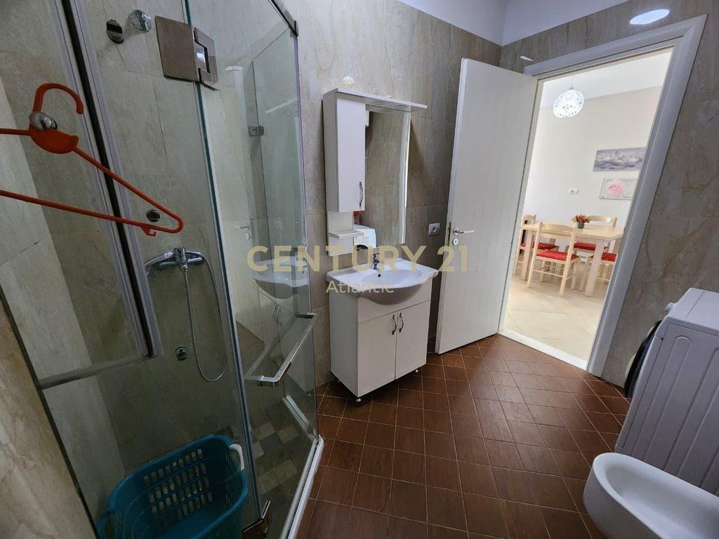 Shitet apartament 1+1 në kompleksin turistik-rezidencial Lura 3, Gjiri i Lalëzit.