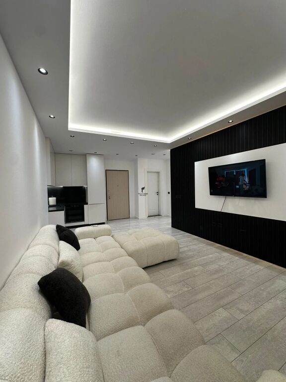 SHITET APARTAMENT 2+1+2 VLORE 320.000 EURO FH-96327