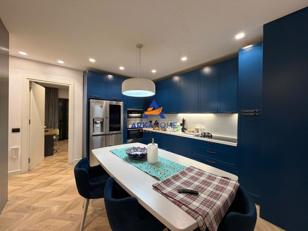 SHITET APARTAMENT 2+1+BALLKON "KOMPLEKSI GREEN CITY,UNAZA E RE" 265.000 EURO