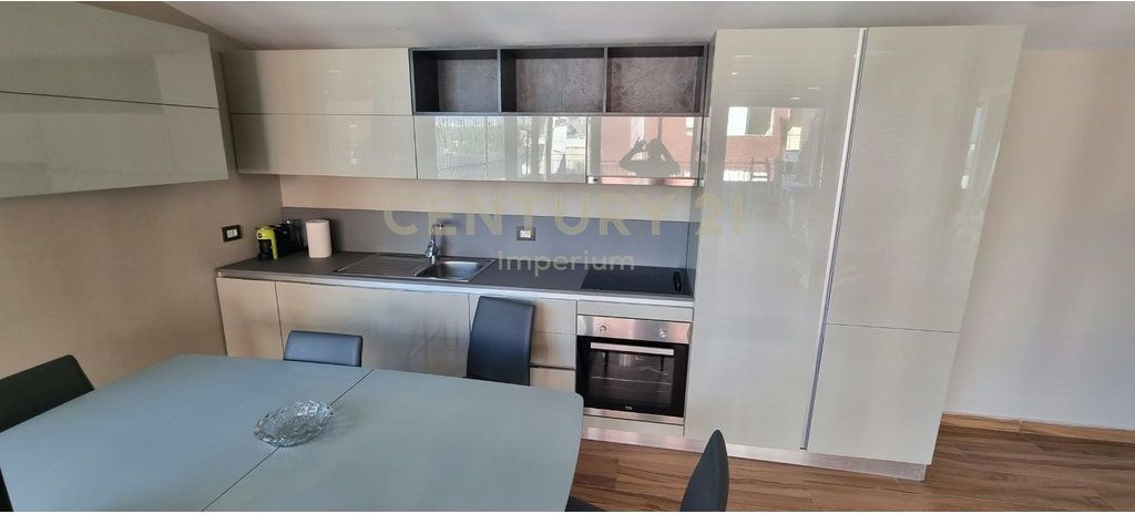 Appartamento Moderno 2+1+2 con 65 m² Veranda &amp; 2 Posti Auto | Lago Secco!