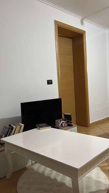 Qera | Shtëpi private 1 + 1 | Rruga Ali Demi | 400 €/muaj