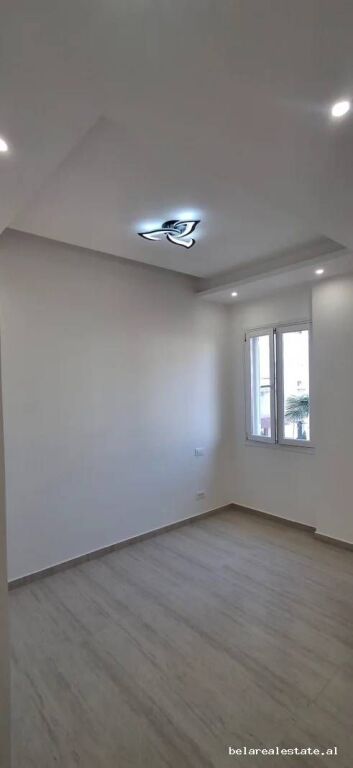 Ufficio in Affitto 2+1 a Bllok (ID BZ21062) Tirana