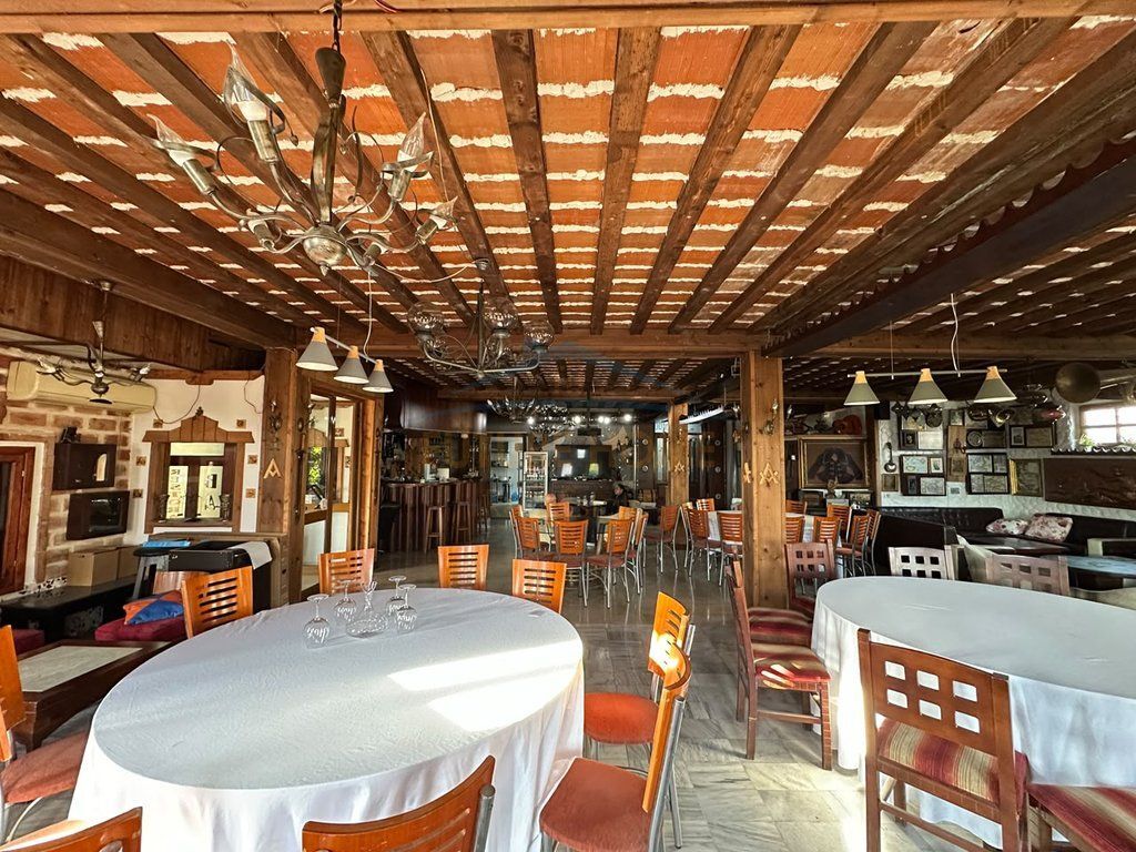 Qera, Bar - Restorant, Poligrafiku, Tiranë .