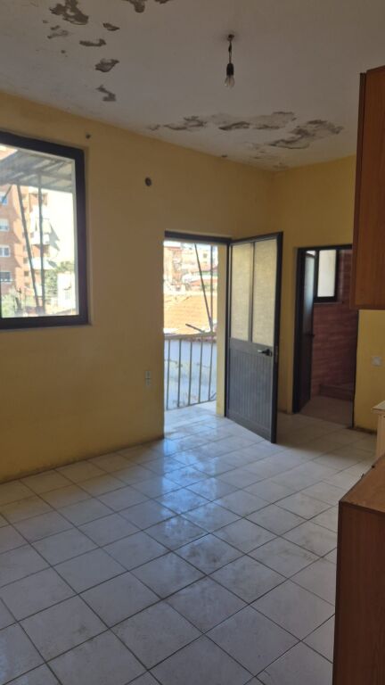 153 m² Tokë – Pazari i Ri / Shkolla e Kuqe, Tirana