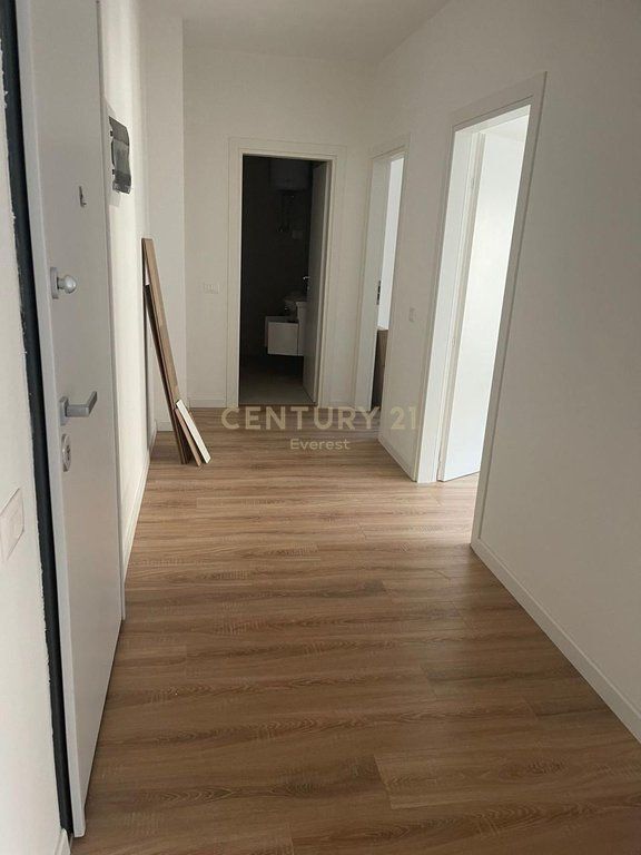 21 DECEMBER, OFFICE FOR RENT
