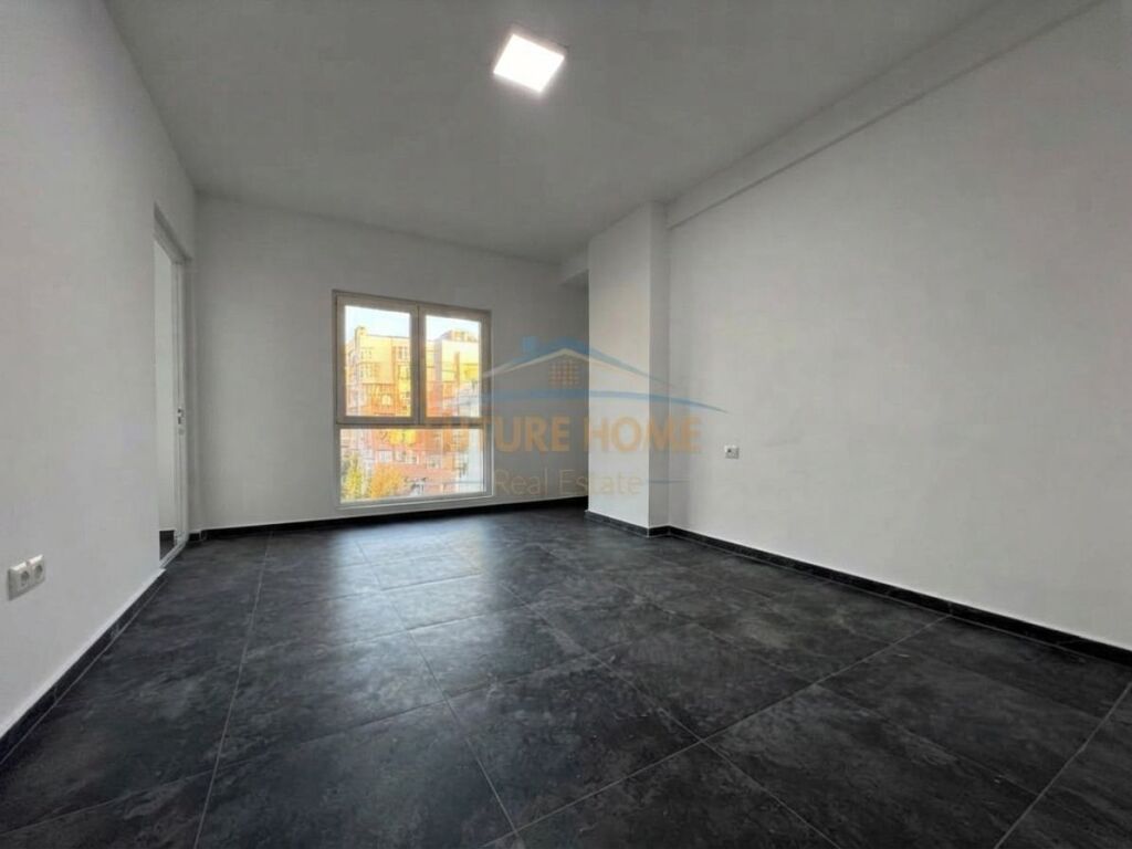 Shitet, Apartament 2+1+2 ,Zogu i Zi,Tiranë