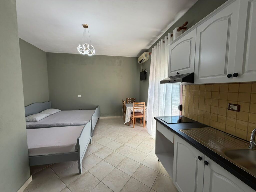 Studio apartment for rent with electricity, water, internet, administration included in the price