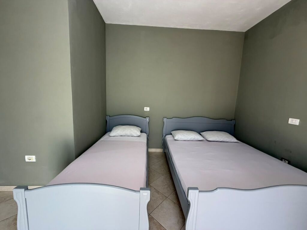 Studio apartment for rent with electricity, water, internet, administration included in the price
