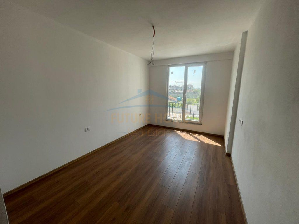 Shitet, Apartament 2+1+ Depo, Kamez, Tirane .