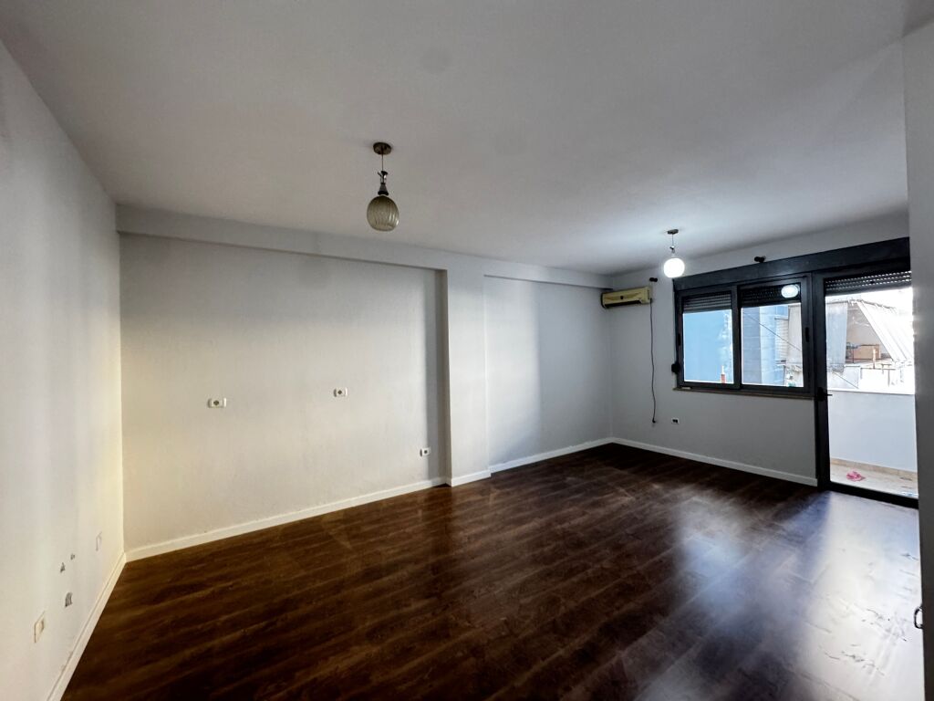 Apartment for office rent on Kavaja Street