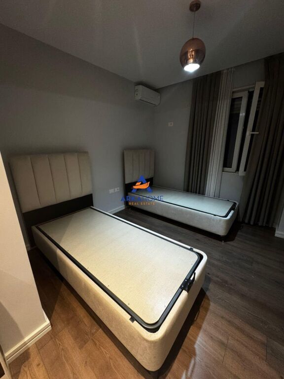 SHITET APARTAMENT 2+1+BALLKON "LIQENI I THATË,SIPER RADISSON HOTEL " 264.999 EURO