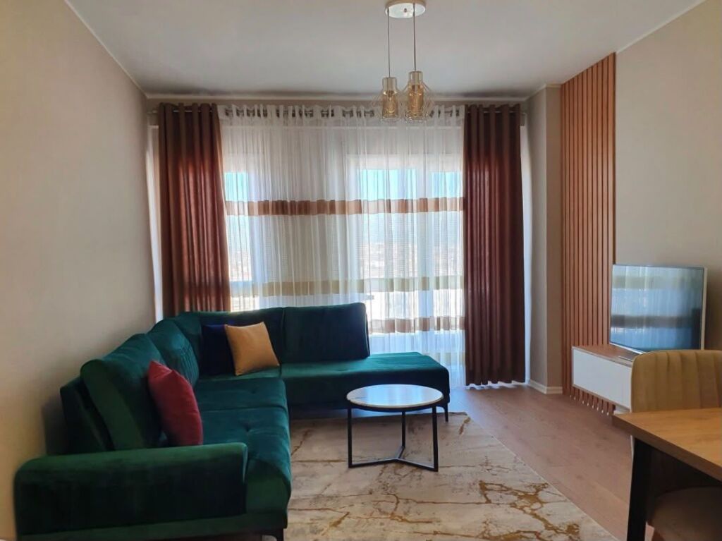Shitet apartament 1+1 ne 5 Maj ID 5733