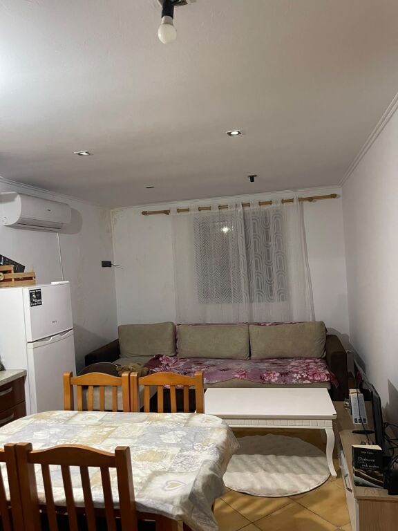 Qera | Shtëpi private 1 + 1 | Rruga Ali Demi | 400 €/muaj