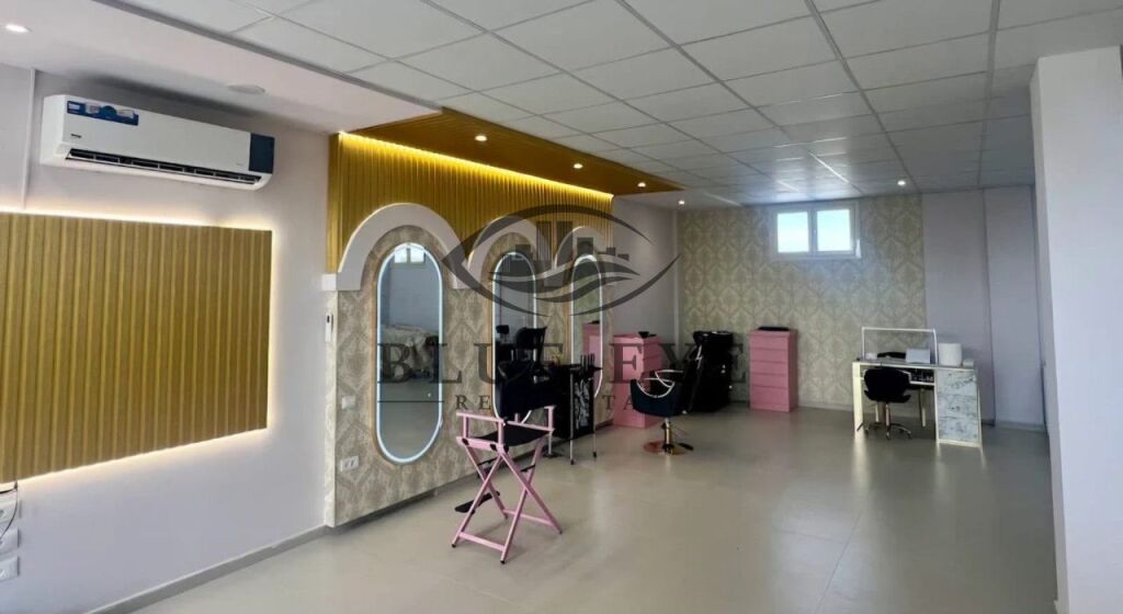 Ambient Komercial Me Qira në Ish Këneta, Durrës.