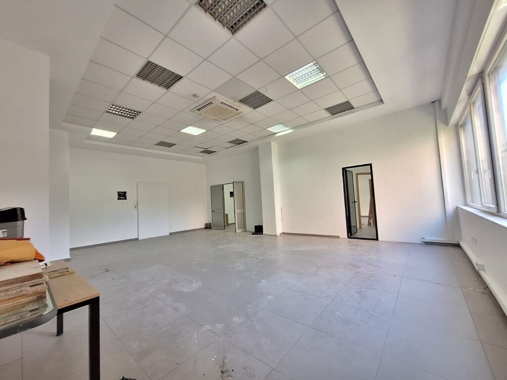 Jepet me Qira Ambient Zyrash Open Space Rruga e Bogdanëve