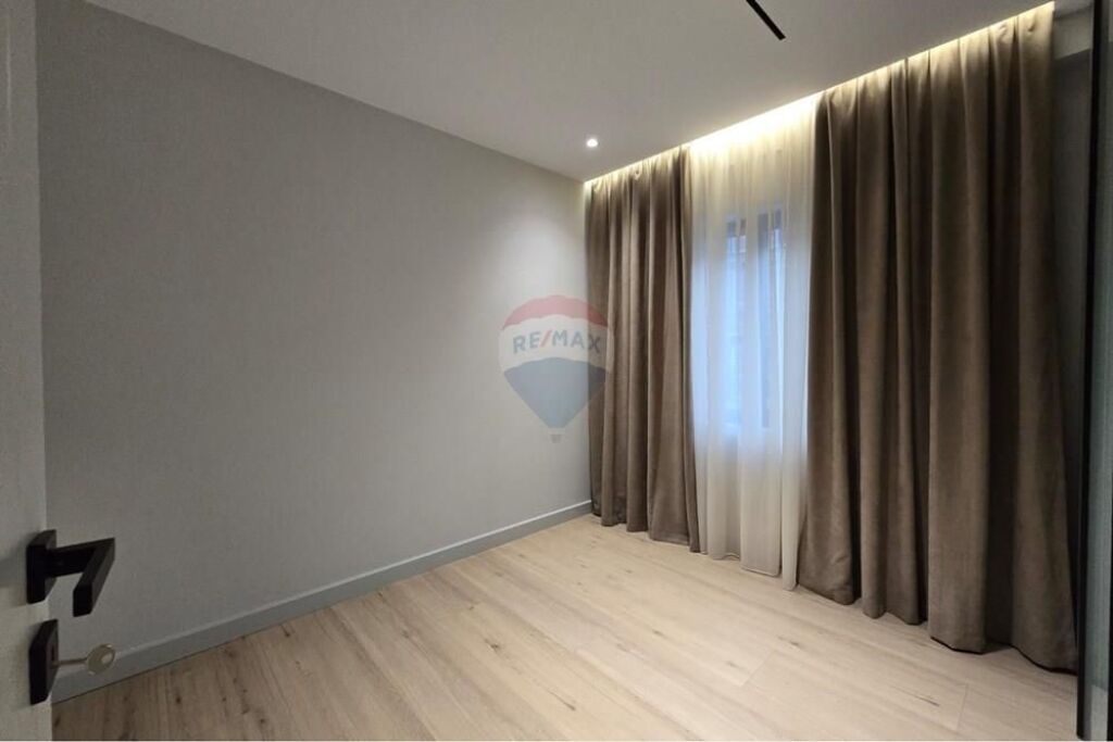 2+1 apartment for sale at Dry Lake, Tirana
