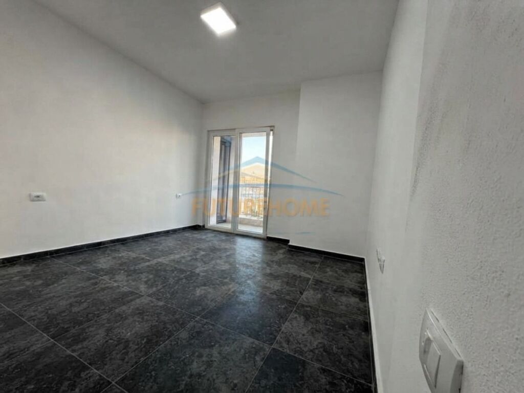 Shitet, Apartament 2+1+2 ,Zogu i Zi,Tiranë