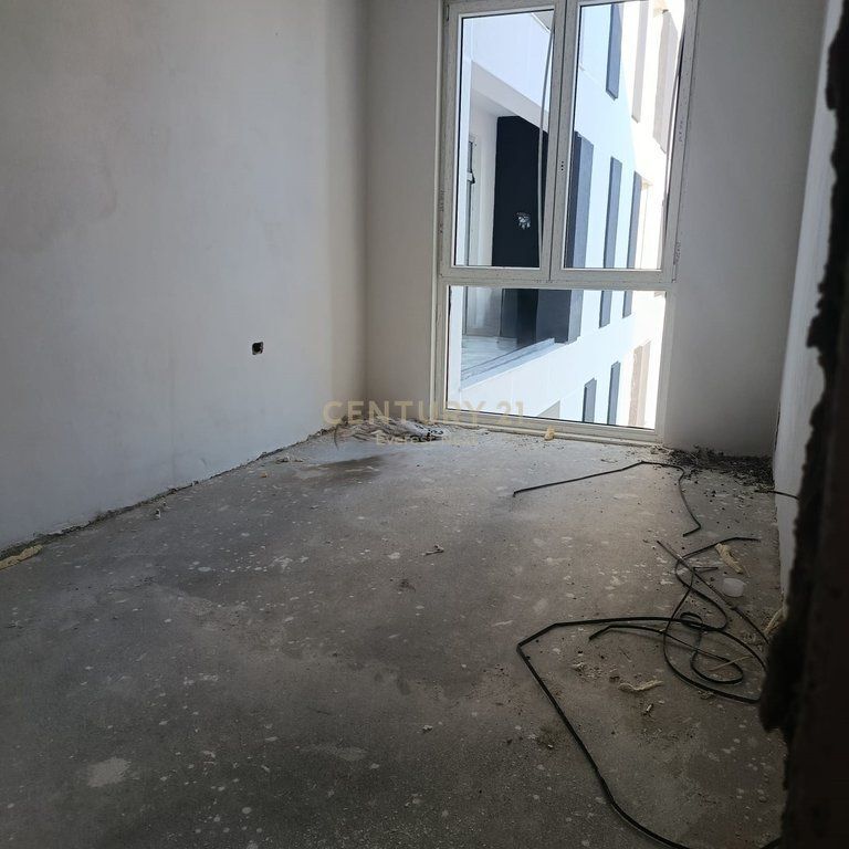APARTAMENT 1+1 NË SHITJE KAMËZ 63,400 €