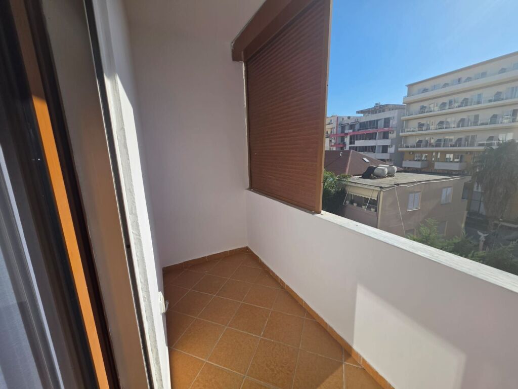 Shitet 1+1 ne Plazh prane Hotel Antalya