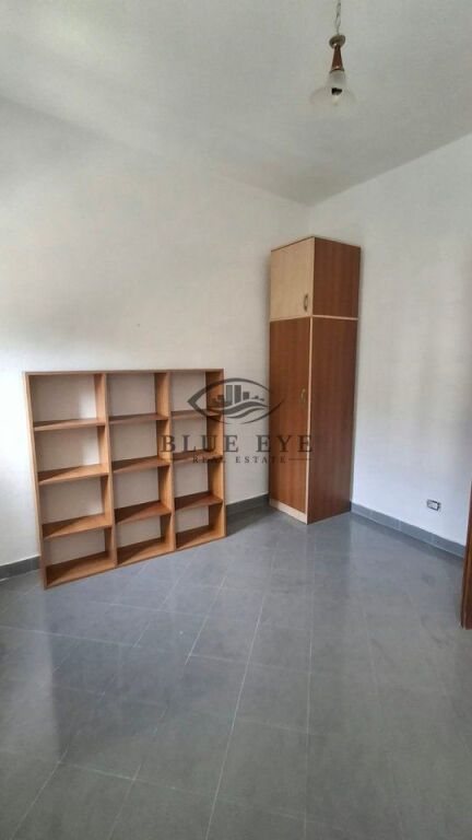 JEPET ME QIRA APARTAMENT 2+1 TEK BULEVARDI, DURRËS!