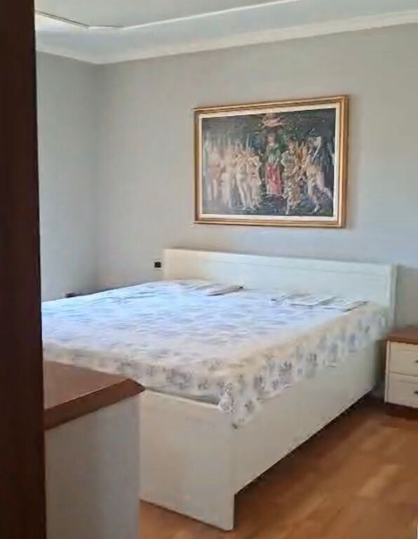 Apartament 1+1 me qira prane Rruges se Elbasanit