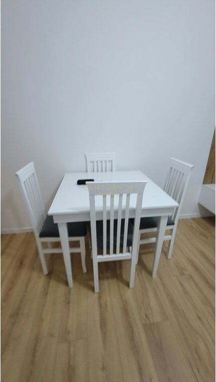 JAPIM ME QIRA APARTAMENT 1+1 TE RRUGA BARDHYL!