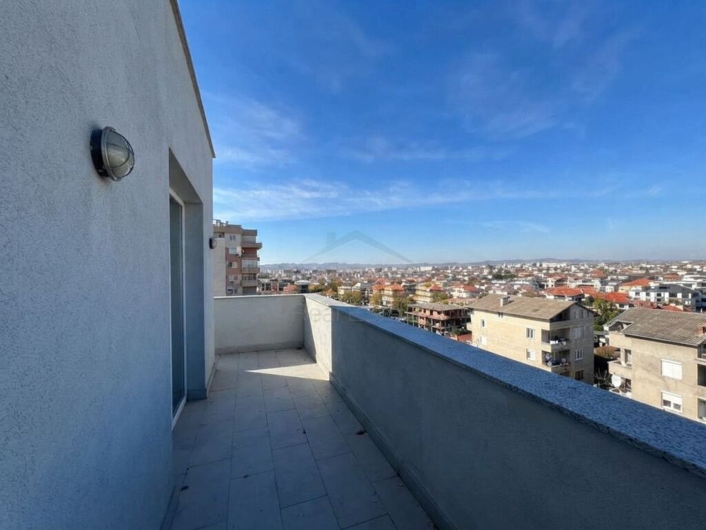 Shitet, Apartament 1+1+Verande, Kamëz, Tiranë.
