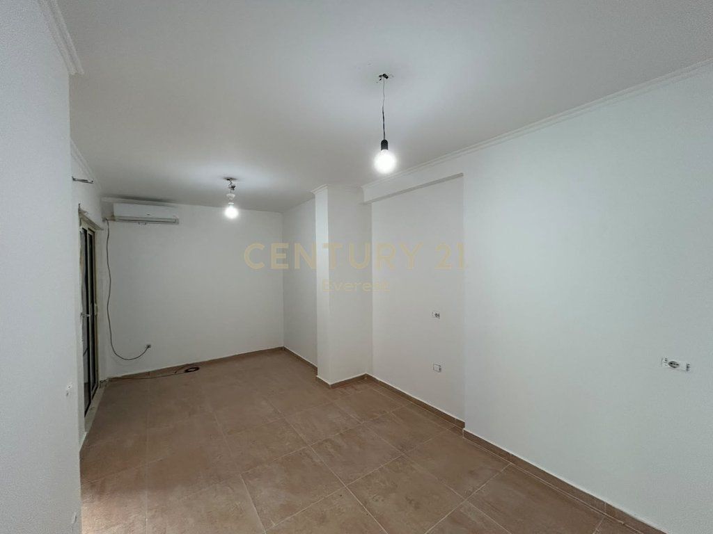 PERBALLE KOMLEKSIT FLORIDA--SHESIM APARTAMENT 2+1