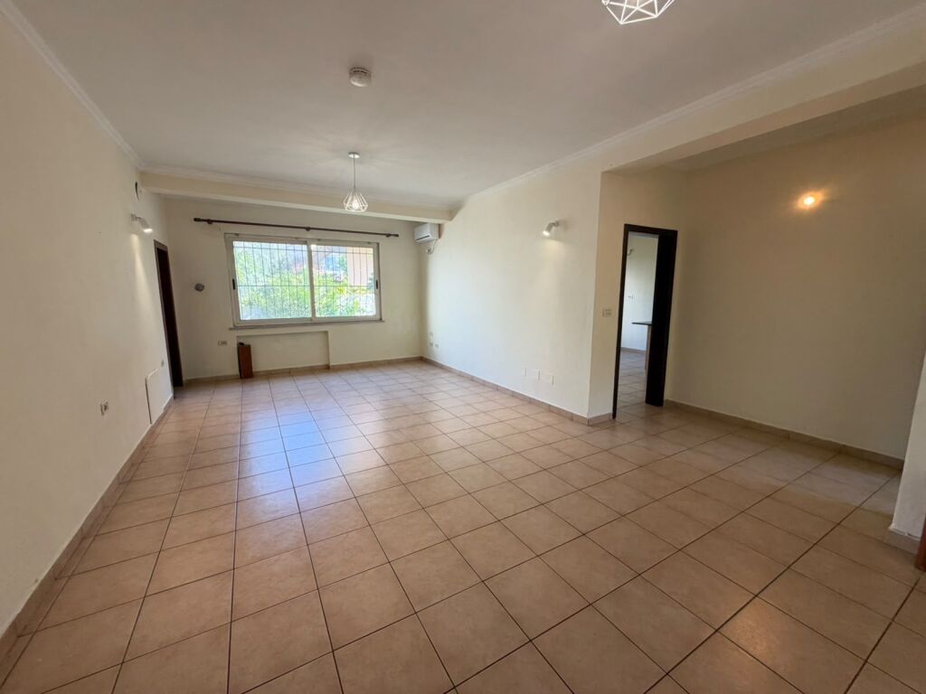 🏡 VILLA SU 3 PIANI IN AFFITTO | COLLINA DI PRIFTIT