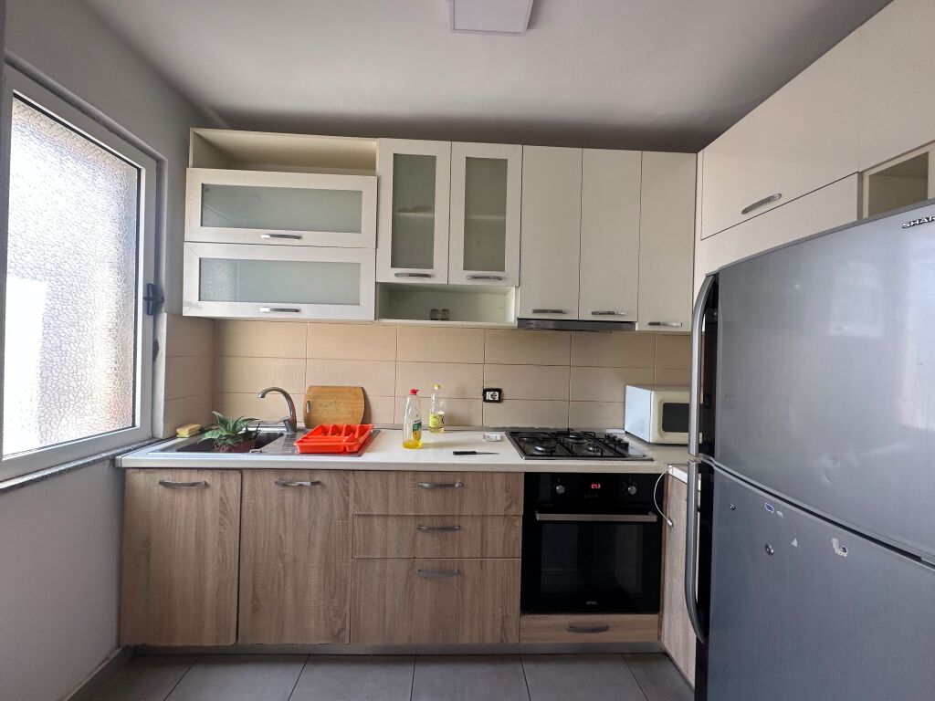 Apartament 2+1 ne shitje , Rruga Fortuzi !