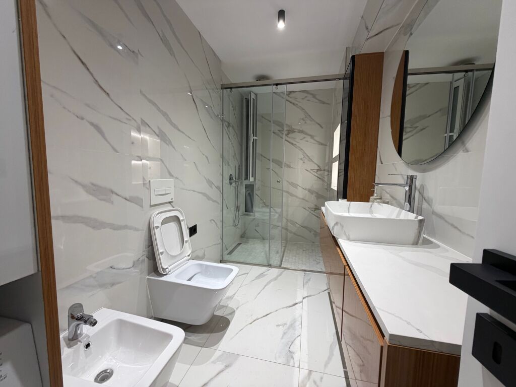 ✨ Jepet me Qira Apartament Luksoz 1+1 📍 Piazza, Sheshi Skënderbej